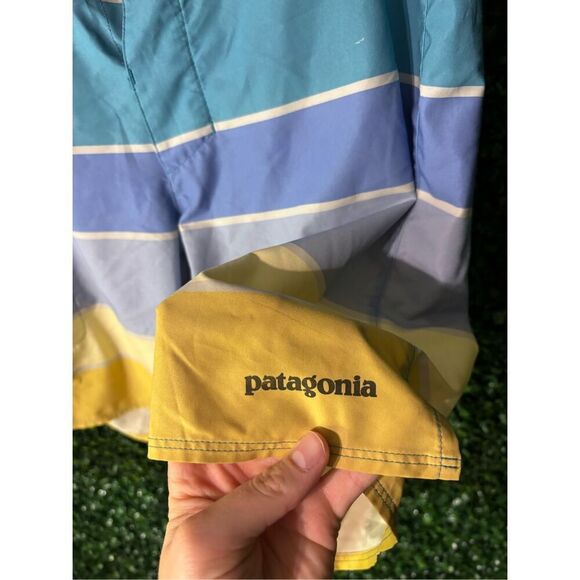 Patagonia Stretch Planing Board Shorts Size 31 Striped Swim Trunks - Picture 2 of 5